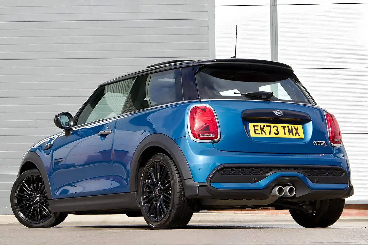 Used 2023 MINI Hatch Exclusive Blue - Interior and Exterior details 3