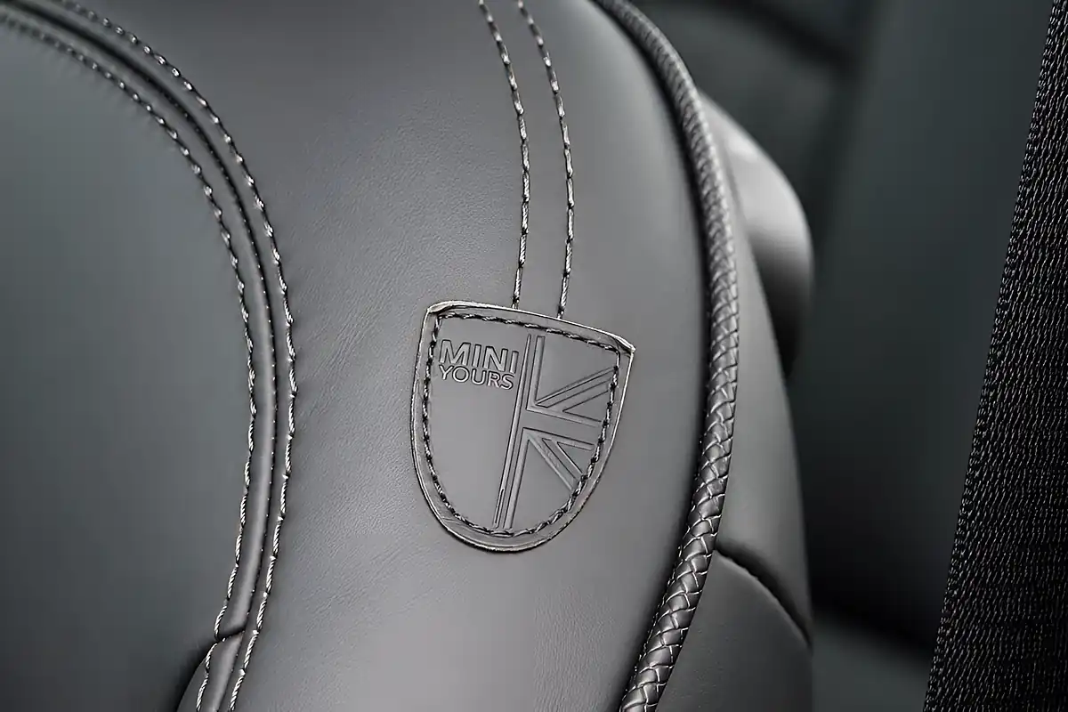 Used 2023 MINI Hatch Exclusive Blue - Interior and Exterior details 7