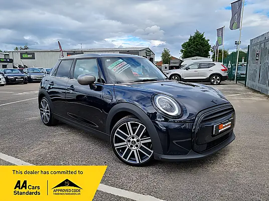 2023 Mini Hatch Cooper Exclusive 1.5 TwinPower