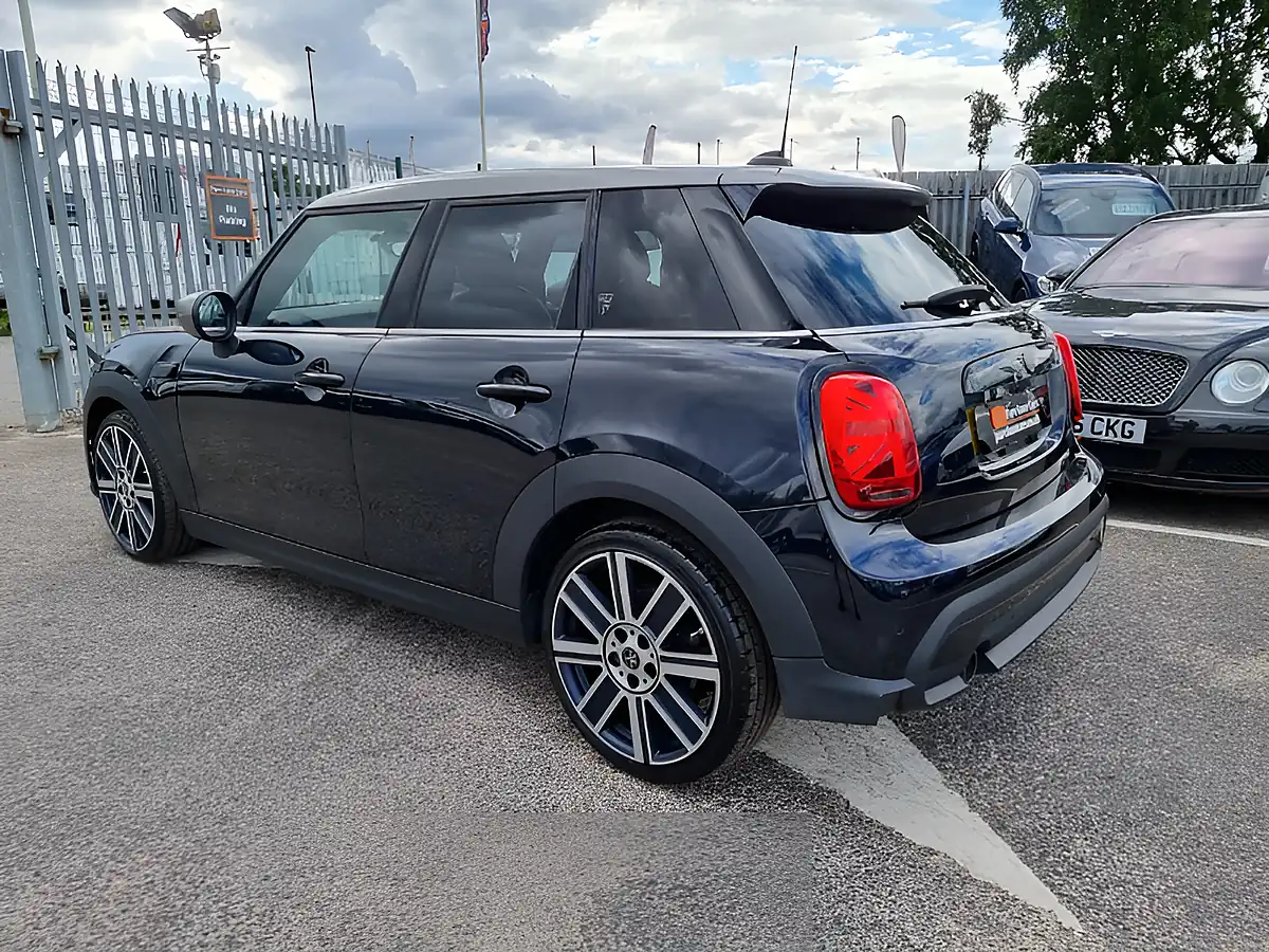 Used 2023 MINI Hatch Exclusive Carbon Black - Interior and Exterior details 10
