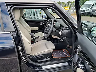 Used 2023 MINI Hatch Exclusive Carbon Black - Interior and Exterior details 13