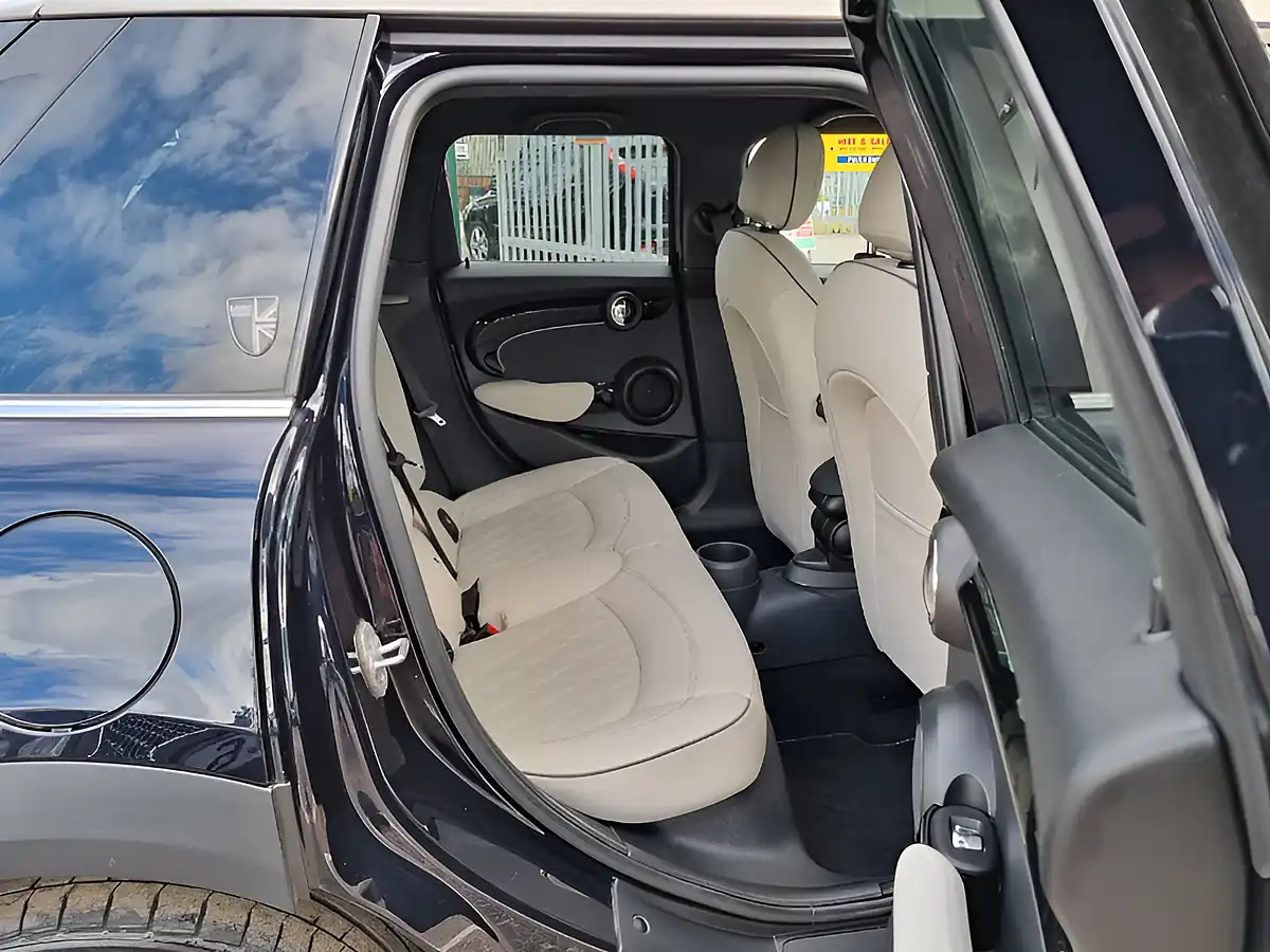 Used 2023 MINI Hatch Exclusive Carbon Black - Interior and Exterior details 18
