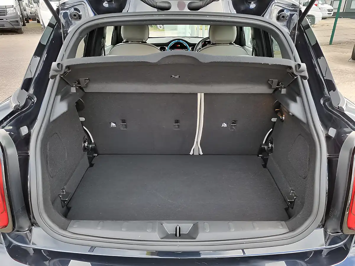 Used 2023 MINI Hatch Exclusive Carbon Black - Interior and Exterior details 19