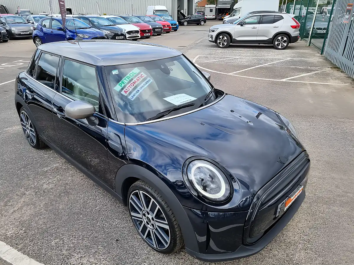 Used 2023 MINI Hatch Exclusive Carbon Black - Interior and Exterior details 3