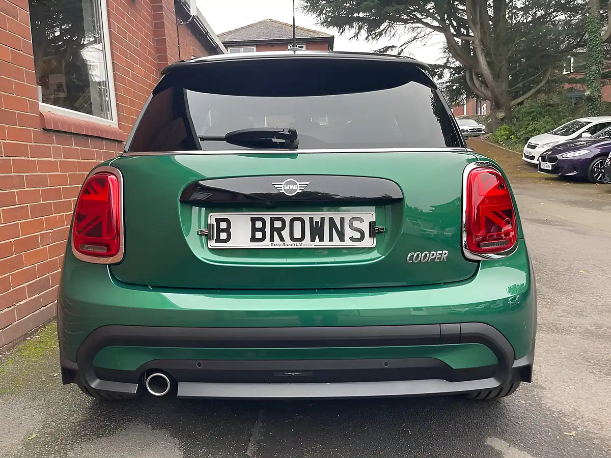 Used 2023 MINI Hatch Exclusive Green - Interior and Exterior details 19