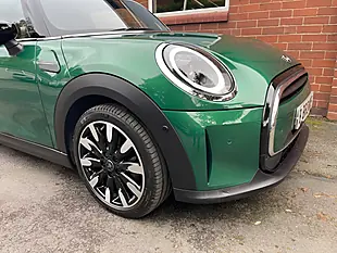 Used 2023 MINI Hatch Exclusive Green - Interior and Exterior details 2