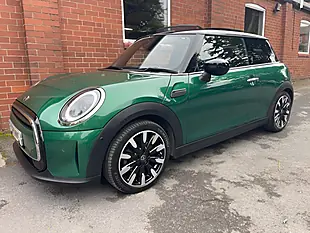 Used 2023 MINI Hatch Exclusive Green - Interior and Exterior details 8