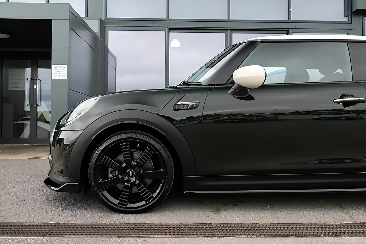 Used 2023 MINI Hatch Resolute Edition Rebel Green - Interior and Exterior details 10