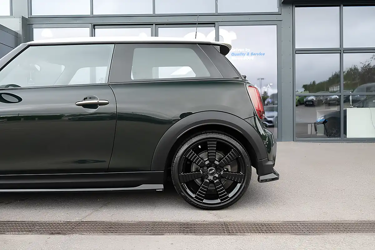 Used 2023 MINI Hatch Resolute Edition Rebel Green - Interior and Exterior details 11