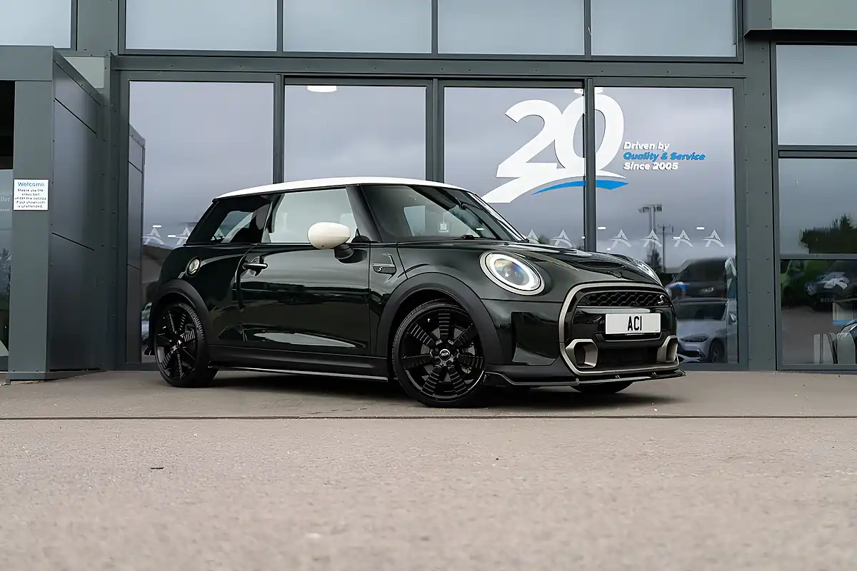 Used 2023 MINI Hatch Resolute Edition Rebel Green - Interior and Exterior details 15