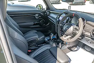 Used 2023 MINI Hatch Resolute Edition Rebel Green - Interior and Exterior details 17