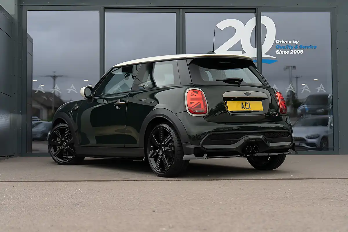 Used 2023 MINI Hatch Resolute Edition Rebel Green - Interior and Exterior details 2