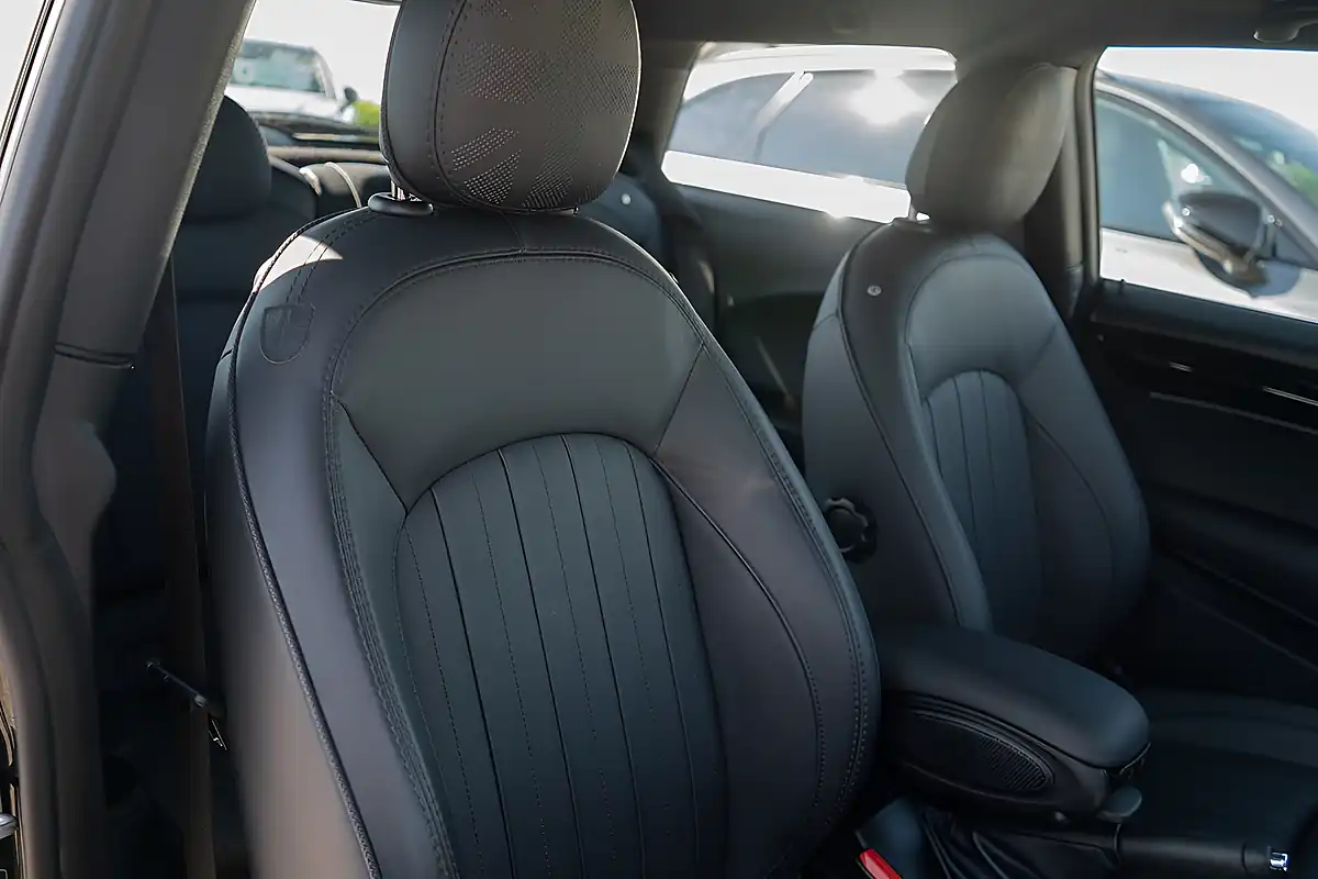 Used 2023 MINI Hatch Resolute Edition Rebel Green - Interior and Exterior details 5