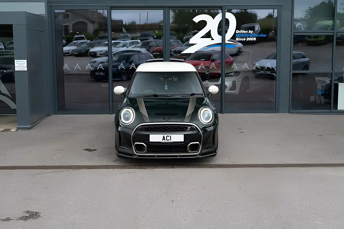 Used 2023 MINI Hatch Resolute Edition Rebel Green - Interior and Exterior details 7