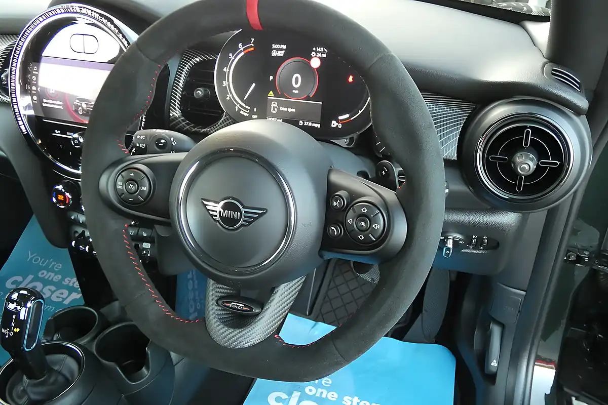 Used 2023 MINI Hatch Resolute Edition Rebel Green - Interior and Exterior details 11
