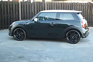 Used 2023 MINI Hatch Resolute Edition Rebel Green - Interior and Exterior details 6