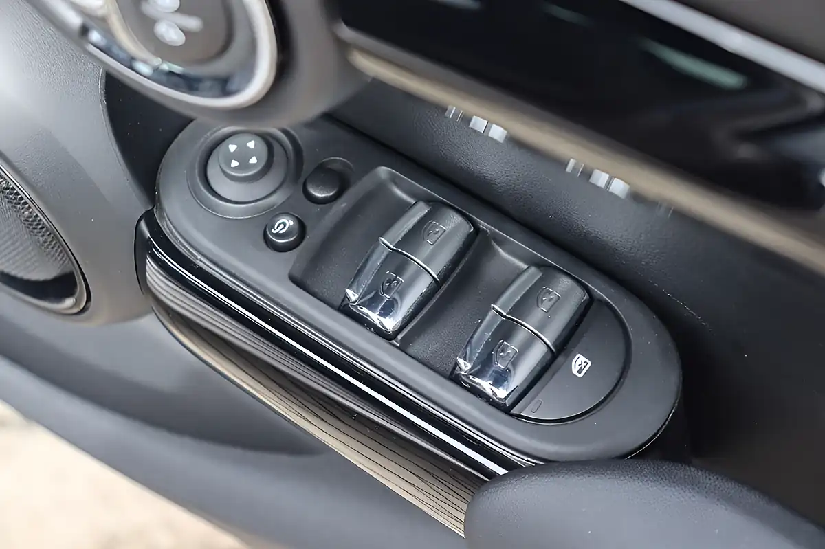 Used 2023 MINI Hatch Sport Rooftop Grey - Interior and Exterior details 20