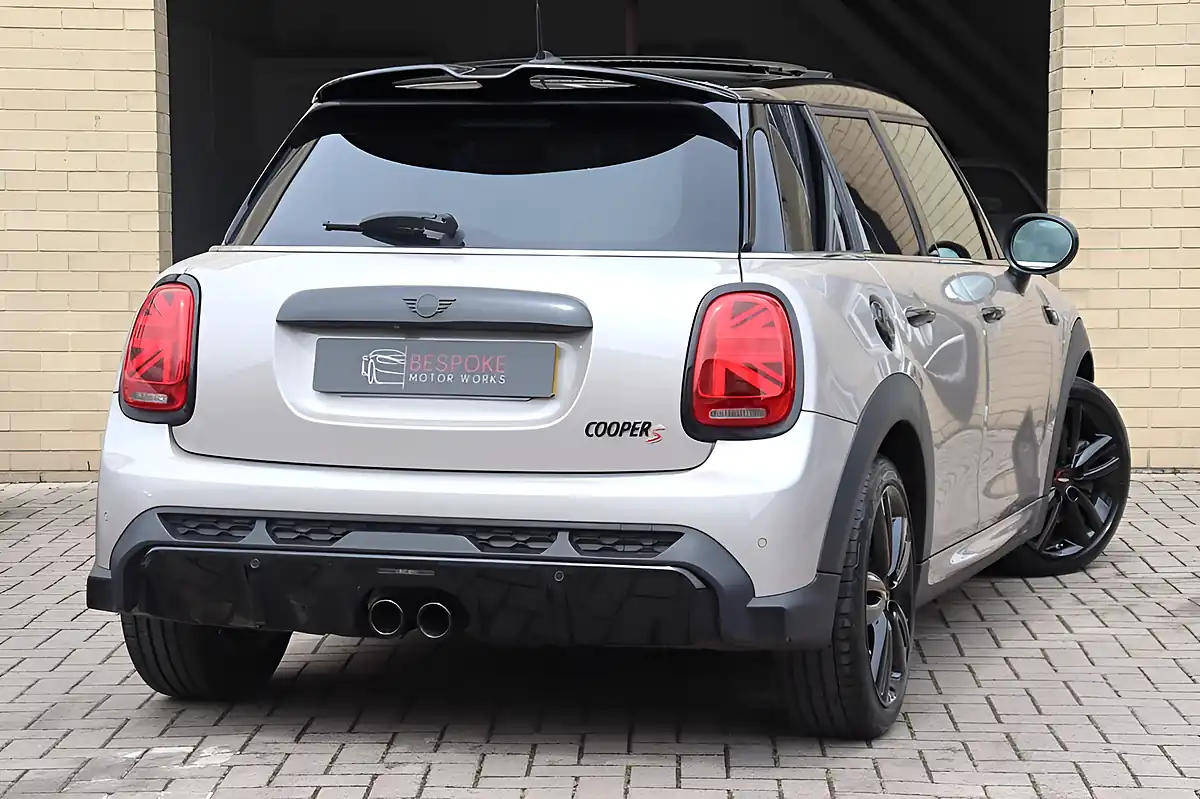 Used 2023 MINI Hatch Sport Rooftop Grey - Interior and Exterior details 3