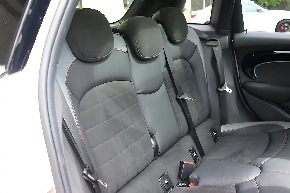 Used 2023 MINI Hatch Sport Rooftop Grey - Interior and Exterior details 5