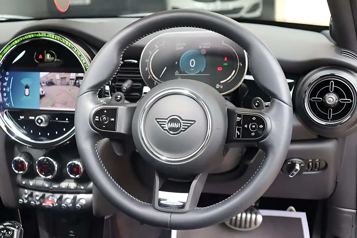 Used 2023 MINI Hatch Sport Rooftop Grey - Interior and Exterior details 6