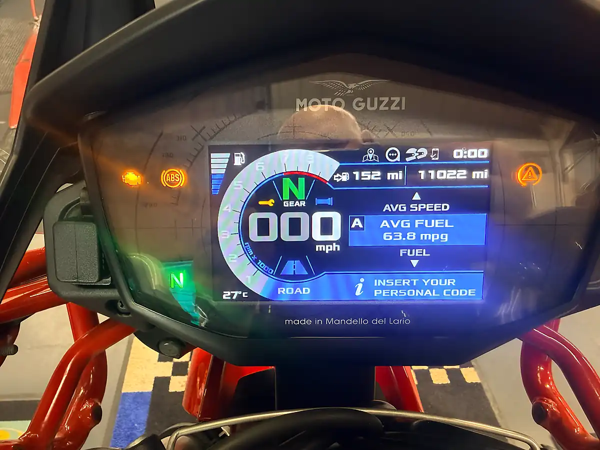 Used 2023 Moto Guzzi V85 Tt - Interior and Exterior details 10