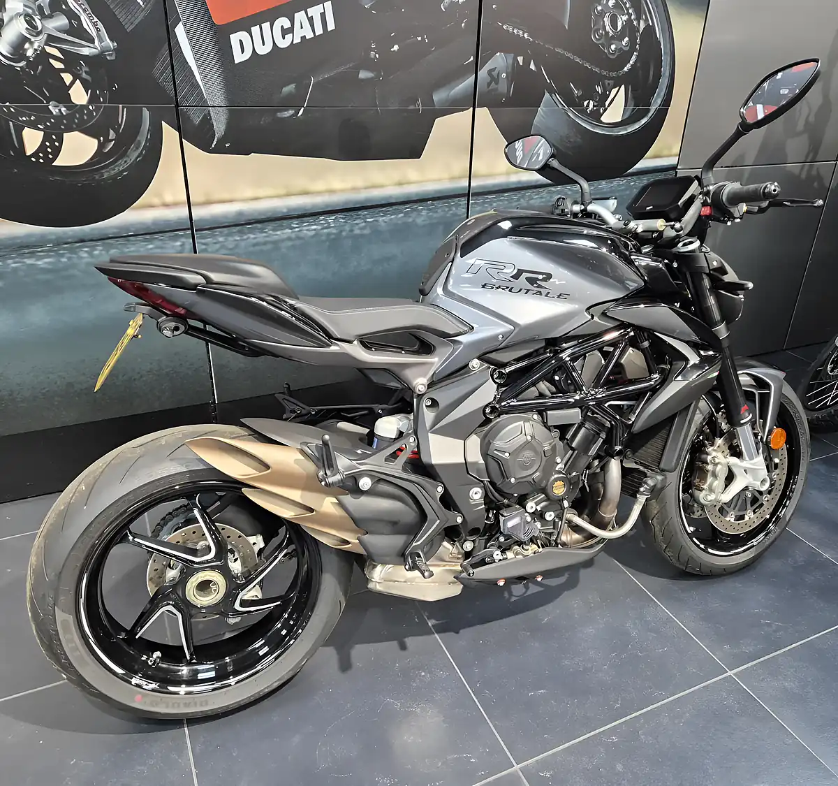 Used 2023 Mv Agusta Brutale 800 Rr Carbon Black/Avio Grey - Interior and Exterior details 7