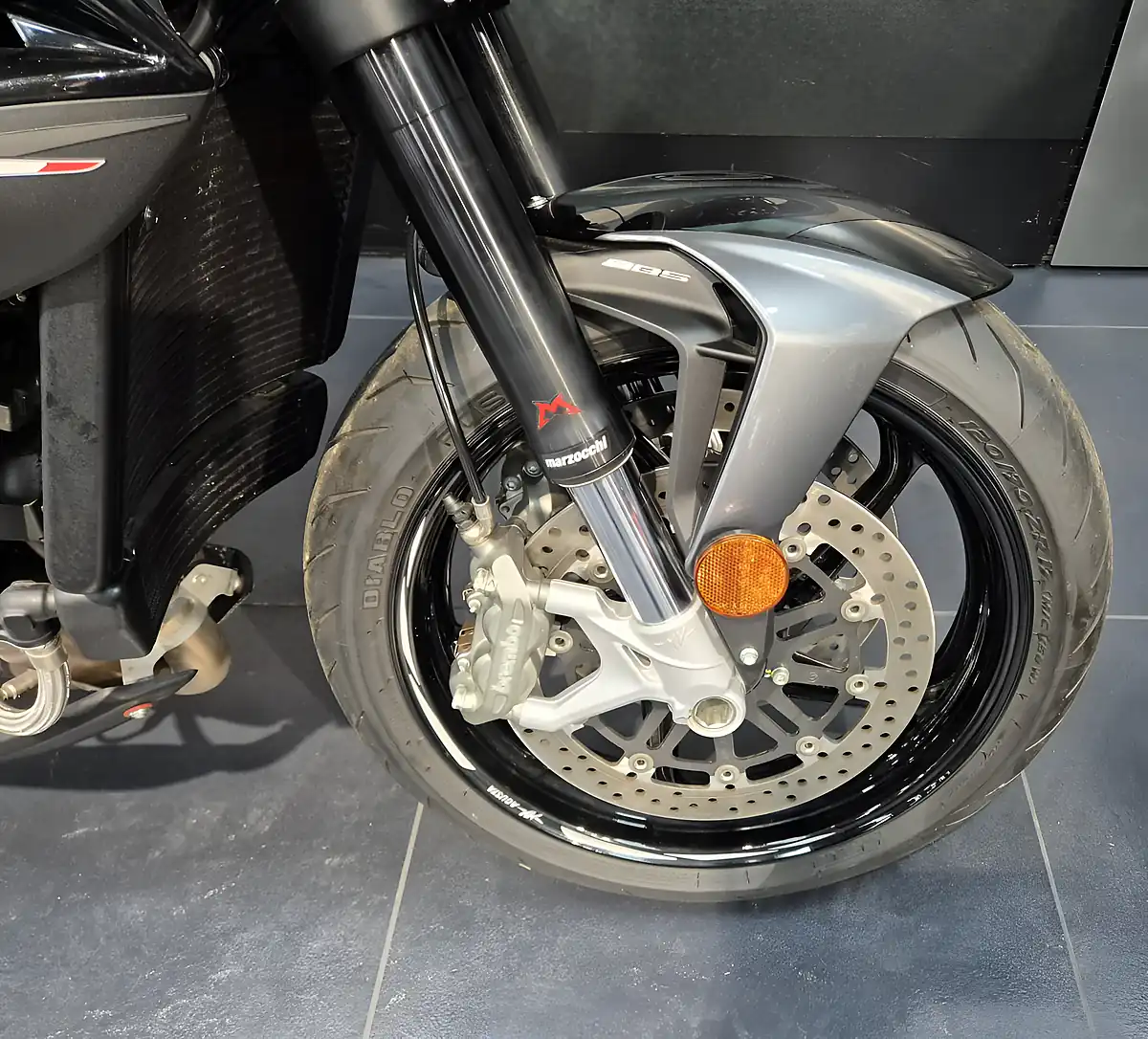 Used 2023 Mv Agusta Brutale 800 Rr Carbon Black/Avio Grey - Interior and Exterior details 9