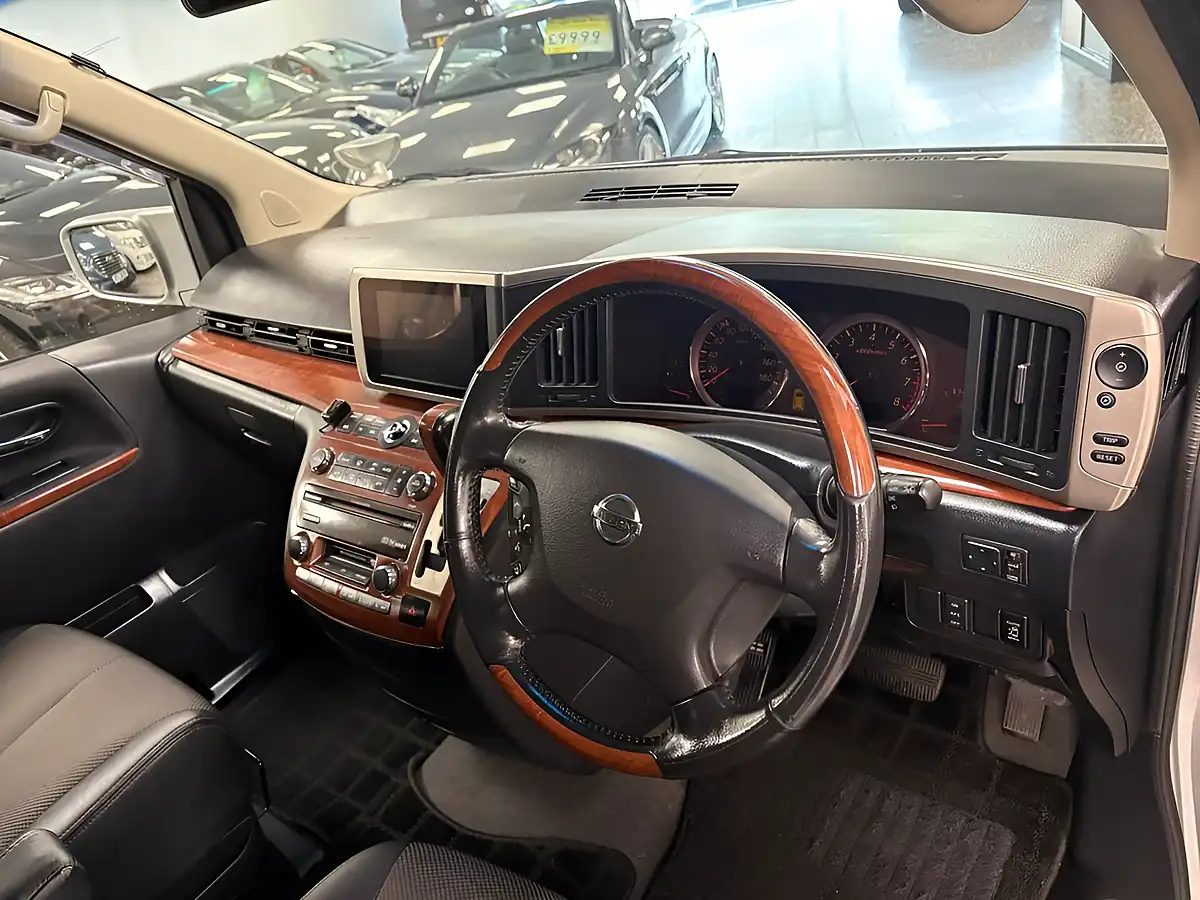 Used 2023 Nissan Elgrand Highwat Star Silver - Interior and Exterior details 2