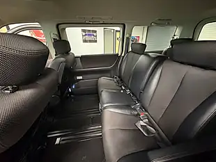 Used 2023 Nissan Elgrand Highwat Star Silver - Interior and Exterior details 20