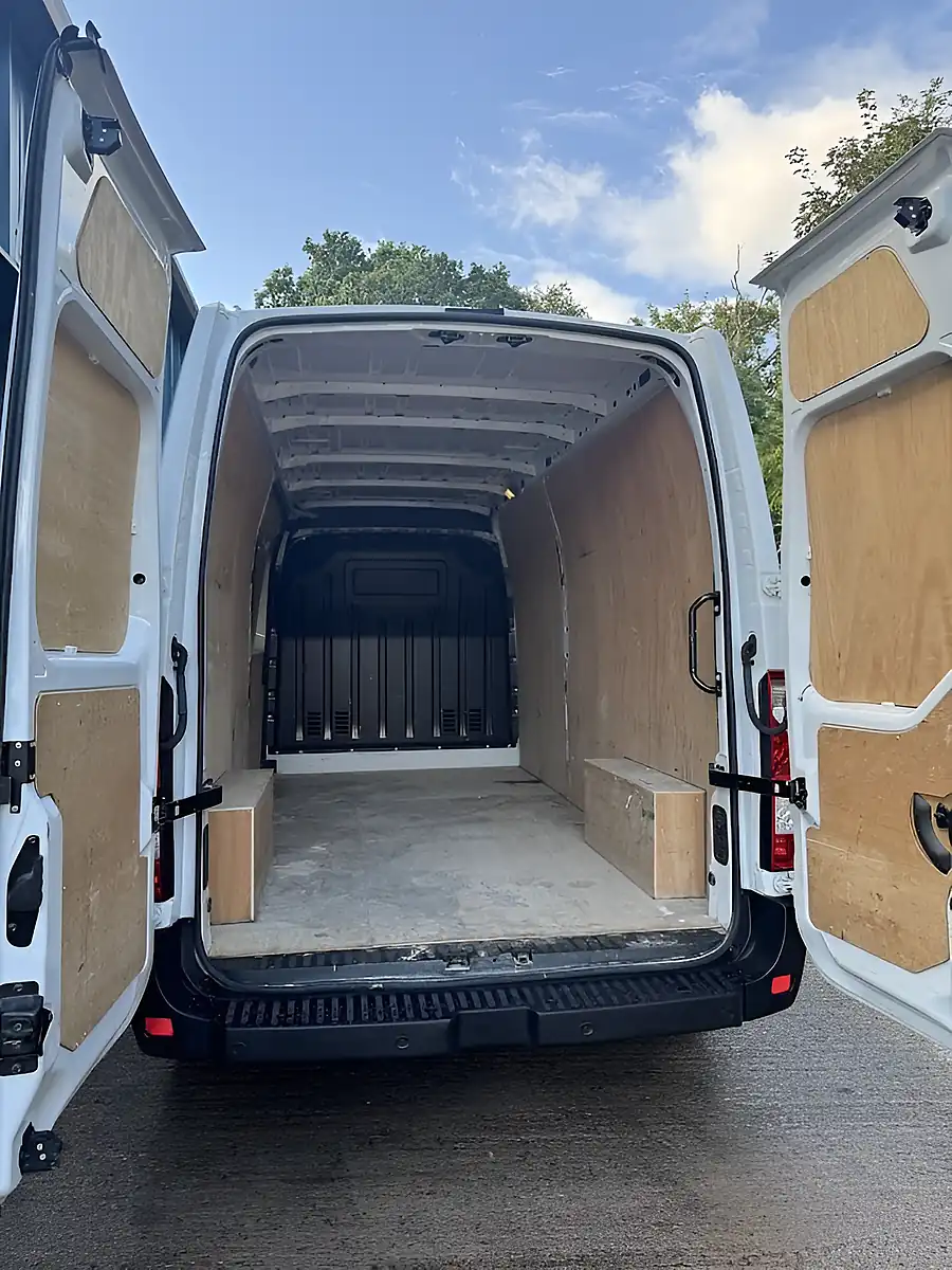 Used 2023 Nissan Interstar Acenta White - Interior and Exterior details 10