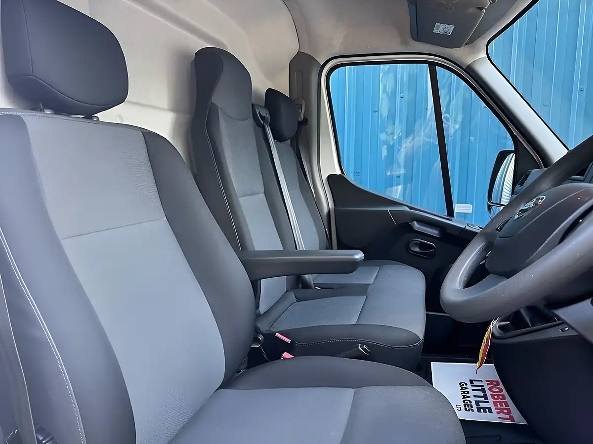 Used 2023 Nissan Interstar Acenta White - Interior and Exterior details 14