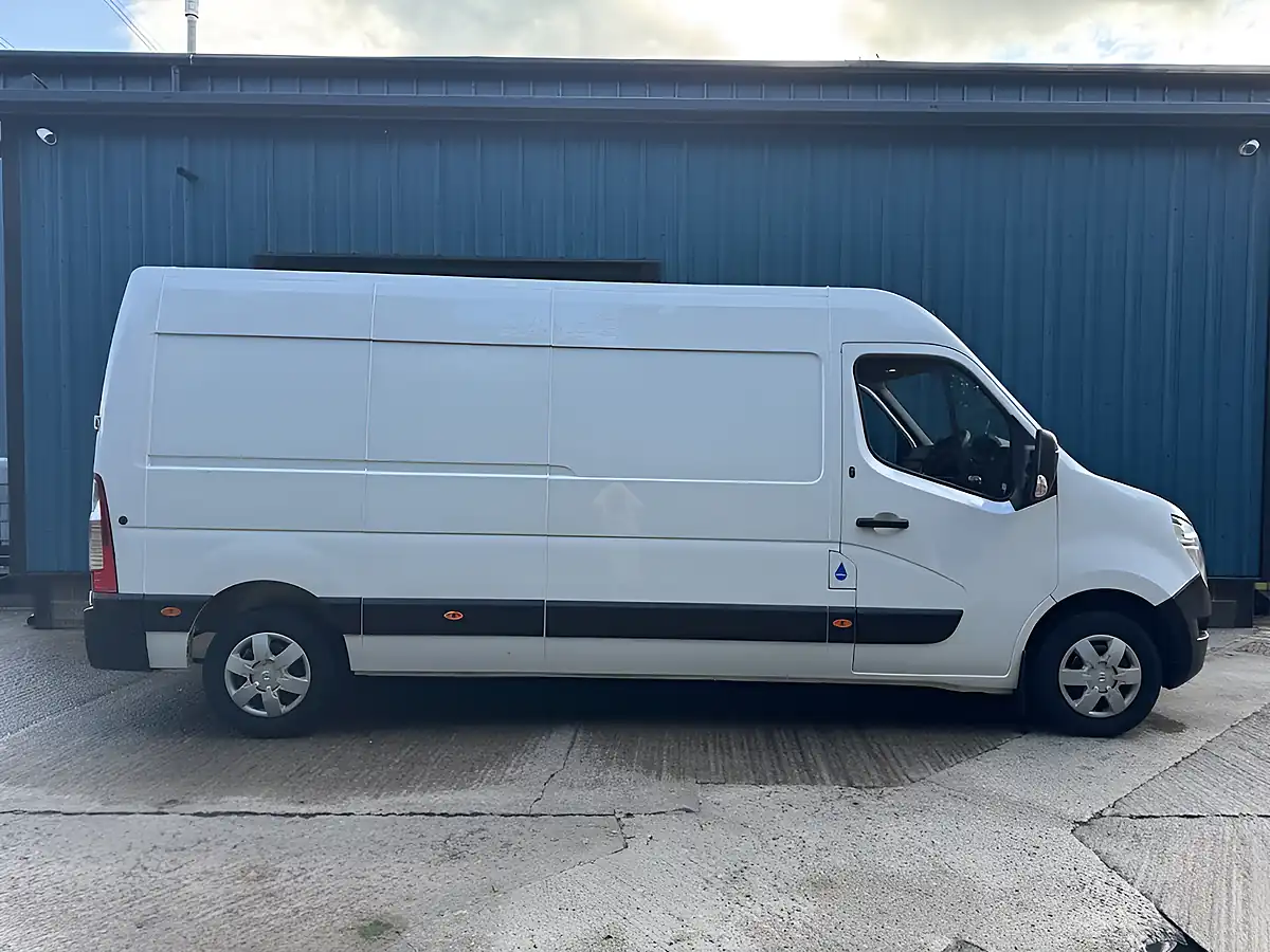 Used 2023 Nissan Interstar Acenta White - Interior and Exterior details 3