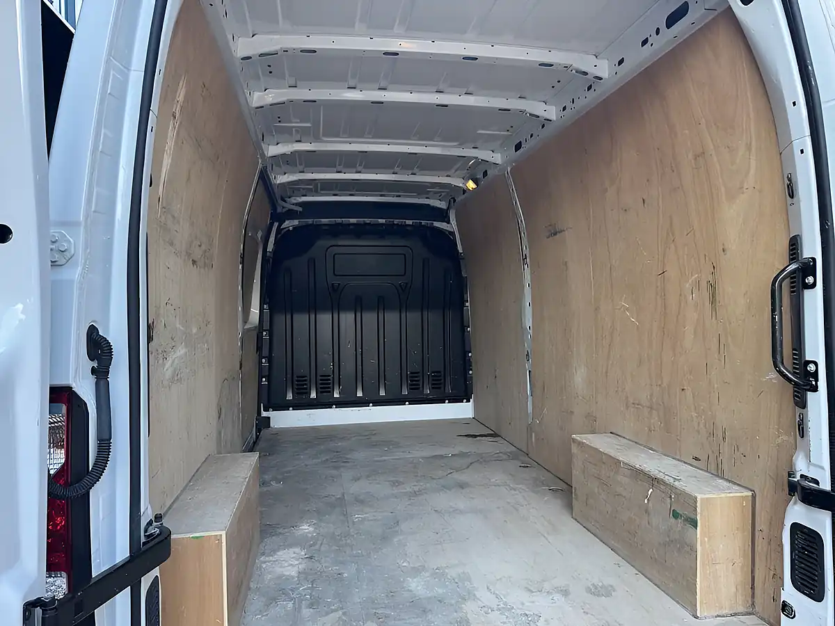 Used 2023 Nissan Interstar Acenta White - Interior and Exterior details 9