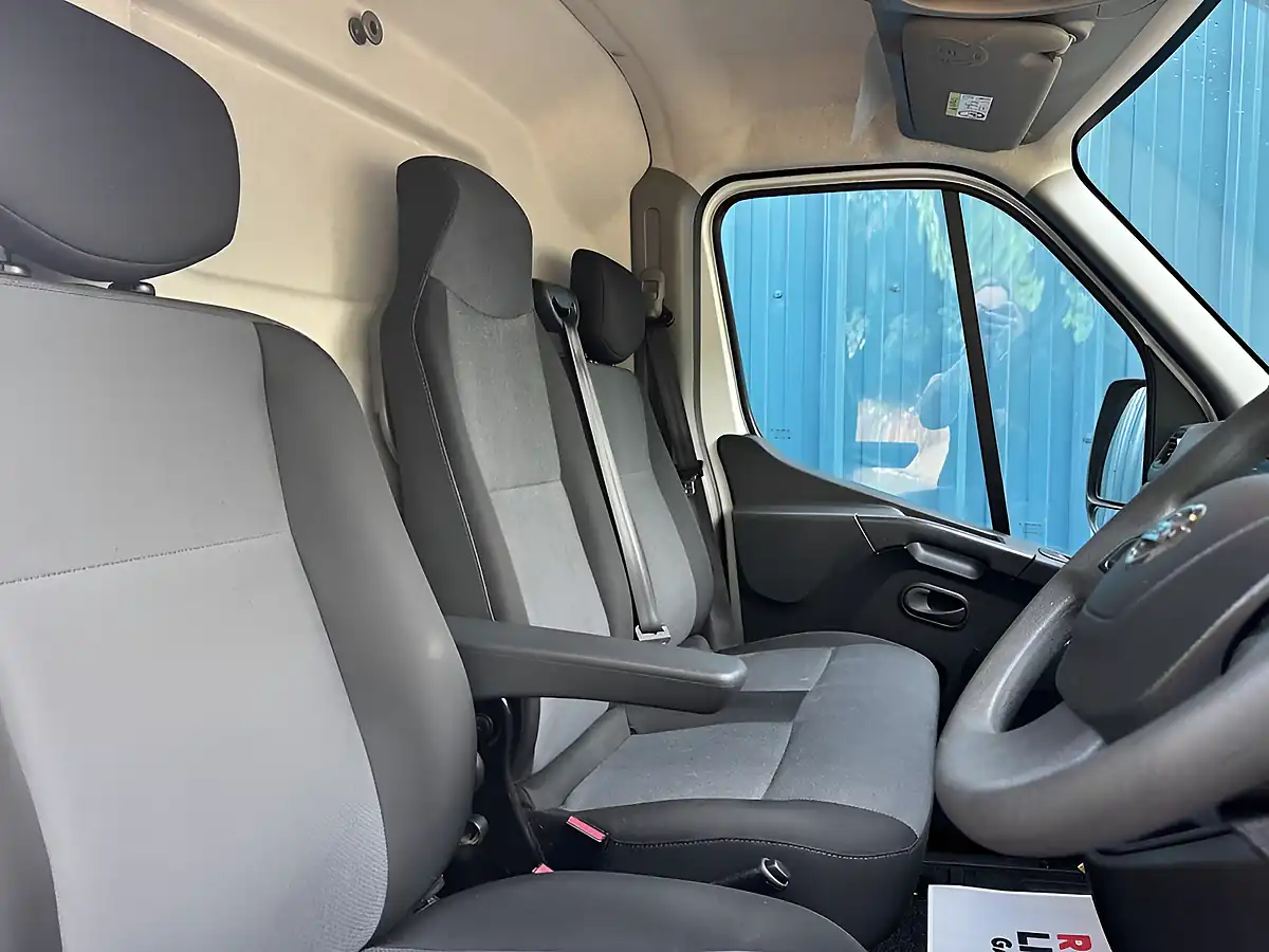 Used 2023 Nissan Interstar Acenta White - Interior and Exterior details 12