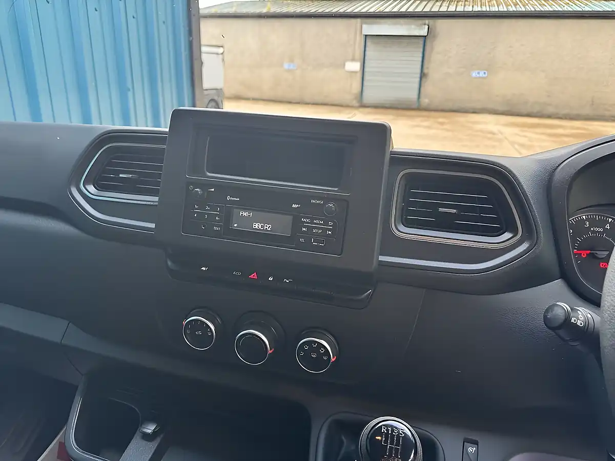 Used 2023 Nissan Interstar Acenta White - Interior and Exterior details 14