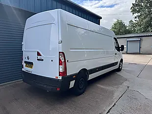 Used 2023 Nissan Interstar Acenta White - Interior and Exterior details 4