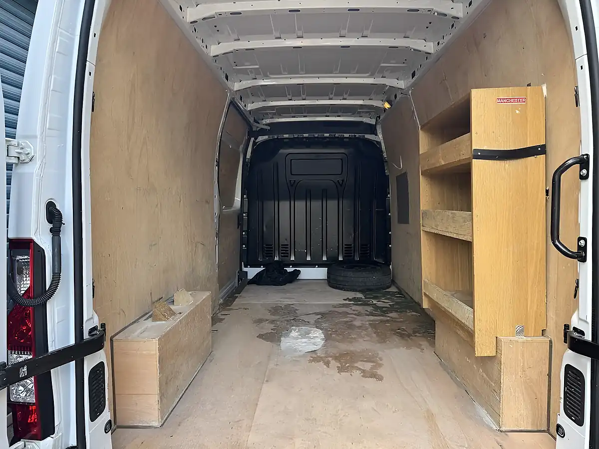 Used 2023 Nissan Interstar Acenta White - Interior and Exterior details 9