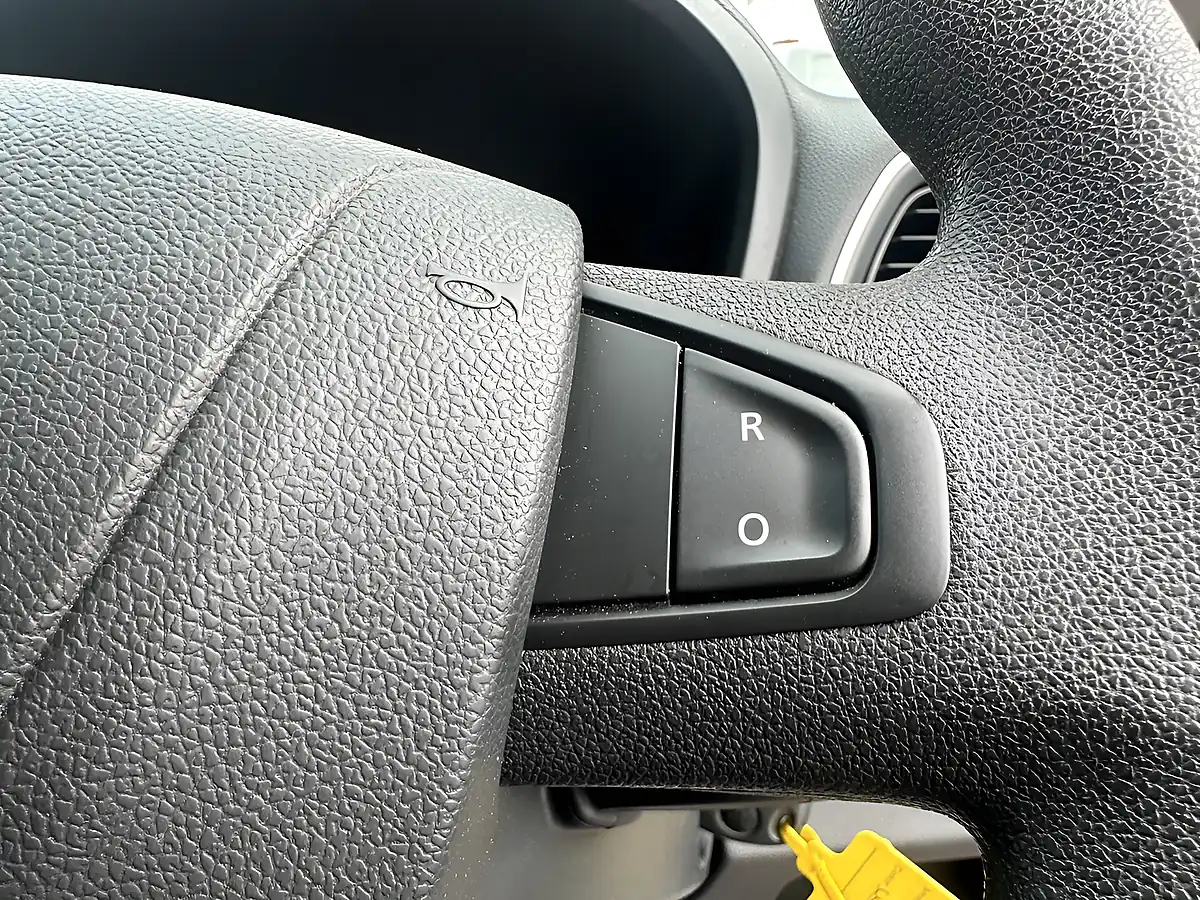 Used 2023 Nissan Interstar Acenta White - Interior and Exterior details 15