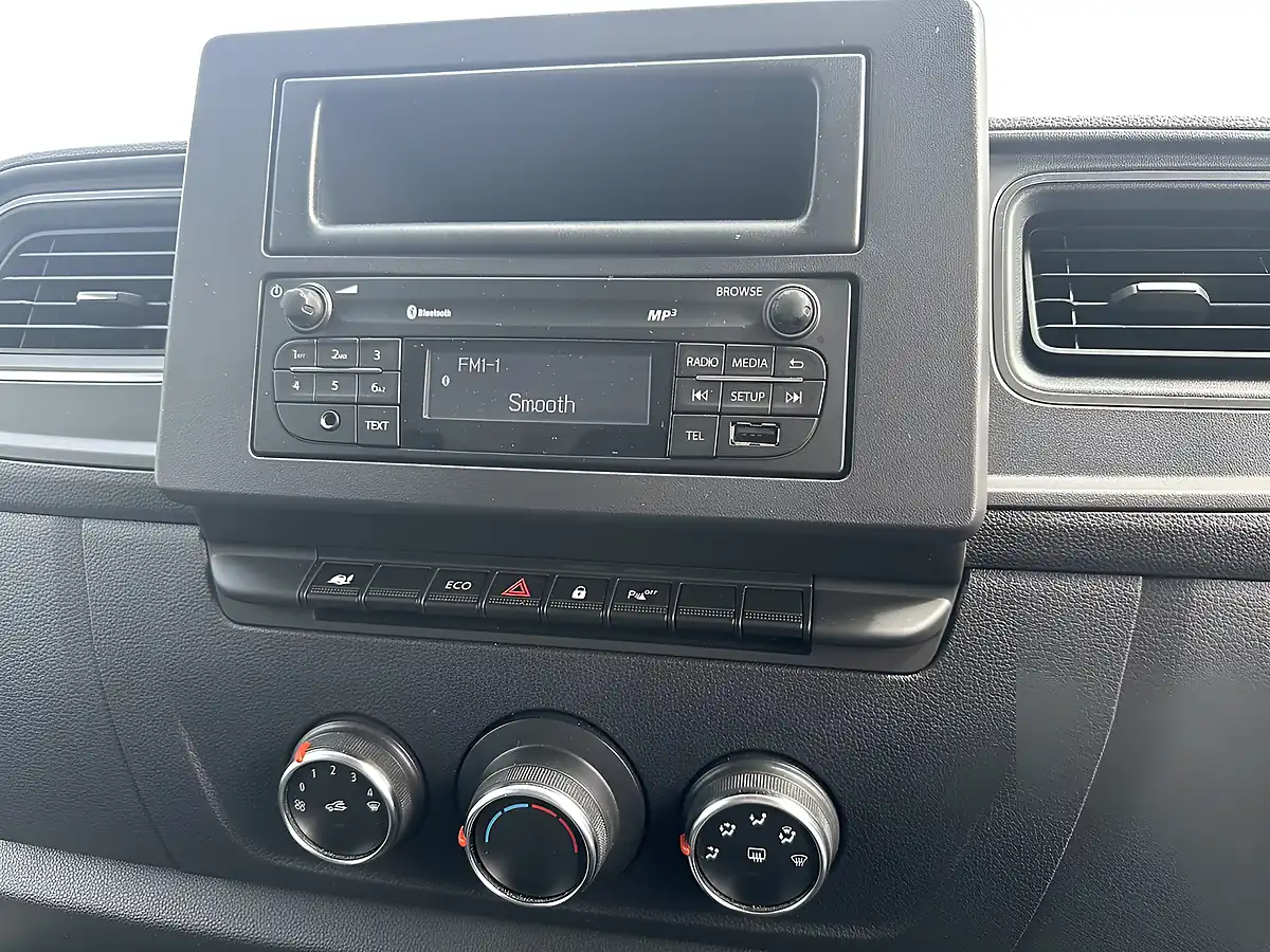 Used 2023 Nissan Interstar Acenta White - Interior and Exterior details 18