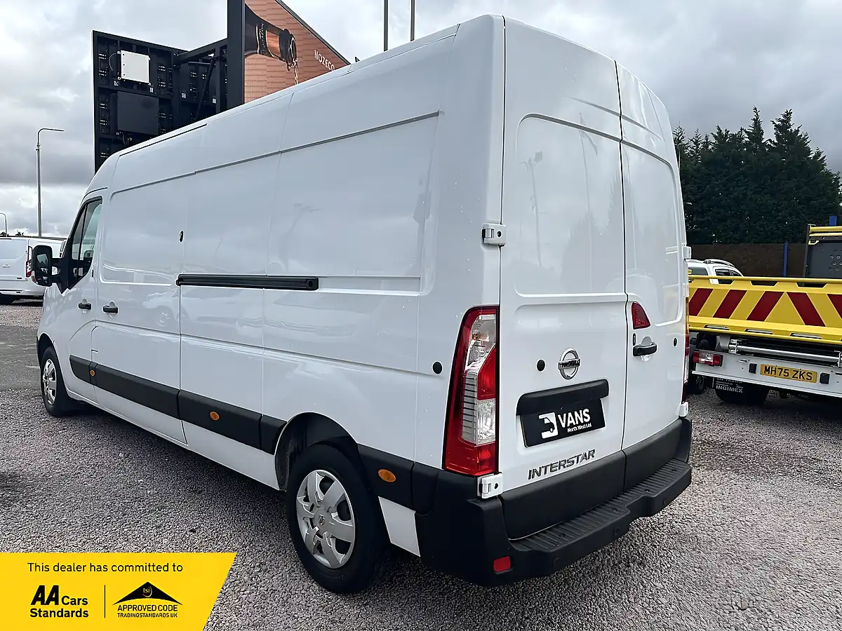 Used 2023 Nissan Interstar Acenta White - Interior and Exterior details 7