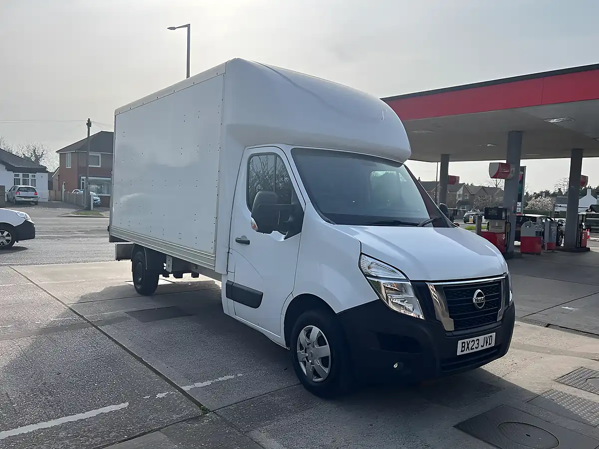 Used 2023 Nissan Interstar Tekna L3 White - Front View