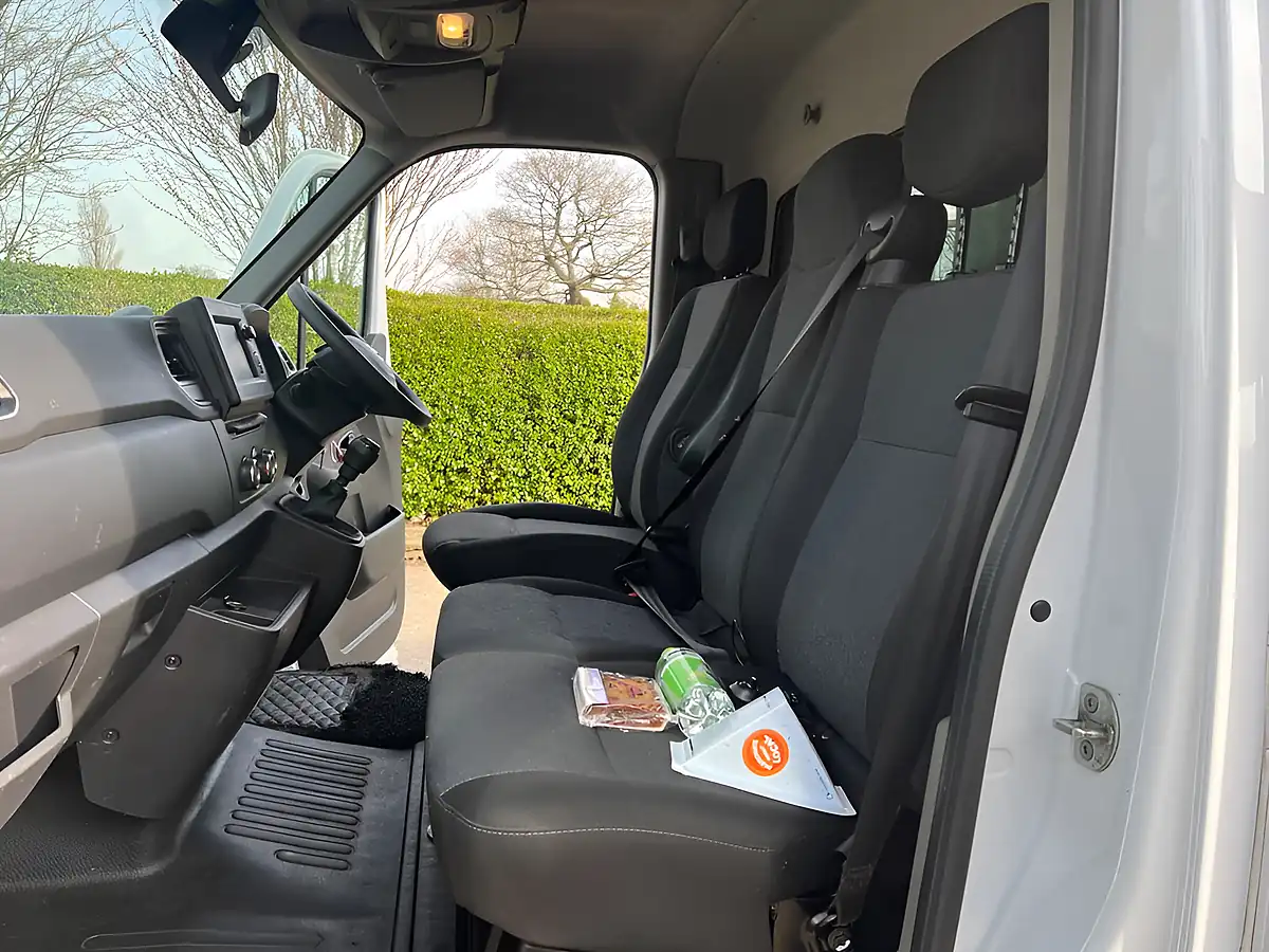 Used 2023 Nissan Interstar Tekna L3 White - Interior and Exterior details 10