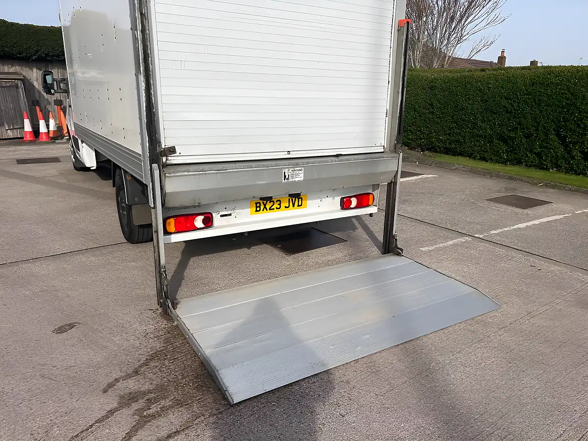 Used 2023 Nissan Interstar Tekna L3 White - Interior and Exterior details 14