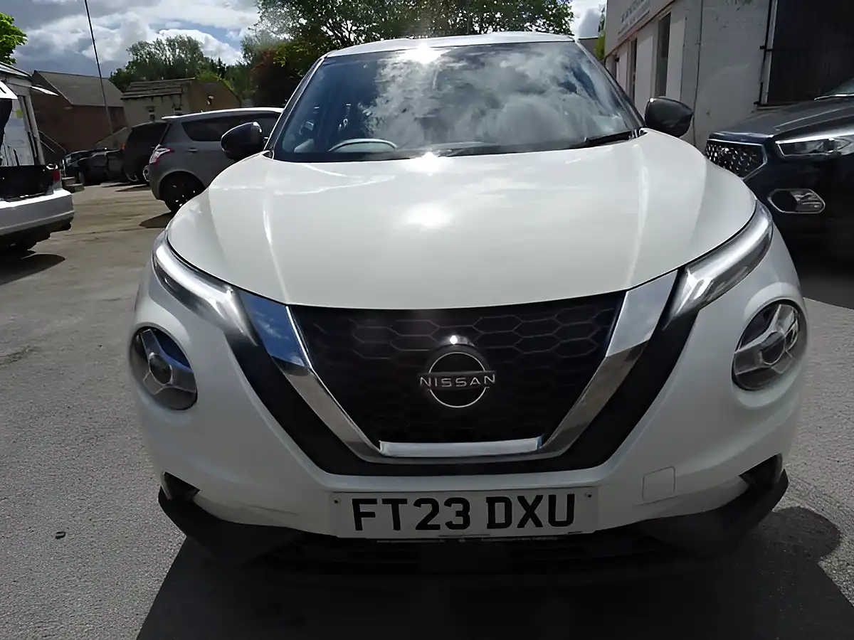 Used 2023 Nissan Juke Acenta White - Interior and Exterior details 11
