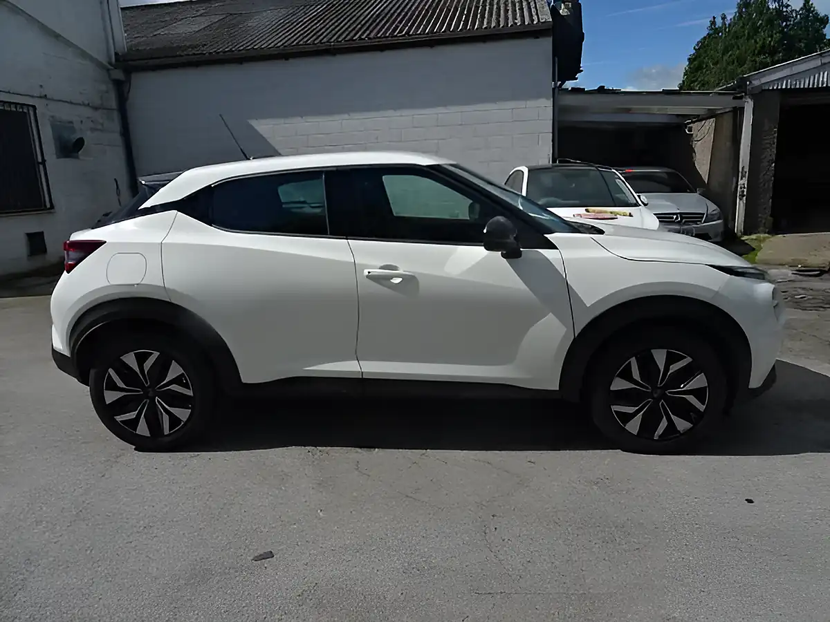 Used 2023 Nissan Juke Acenta White - Interior and Exterior details 14