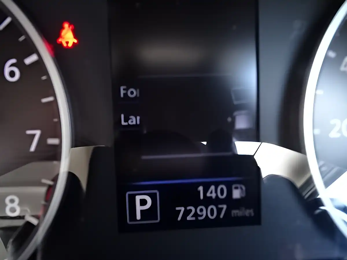 Used 2023 Nissan Juke Acenta White - Interior and Exterior details 16