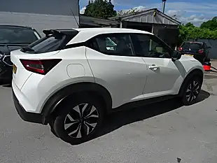 Used 2023 Nissan Juke Acenta White - Interior and Exterior details 19