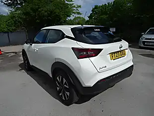 Used 2023 Nissan Juke Acenta White - Interior and Exterior details 5