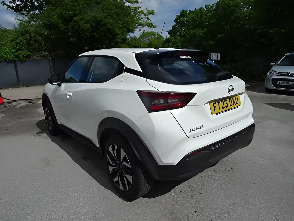 Used 2023 Nissan Juke Acenta White - Interior and Exterior details 5