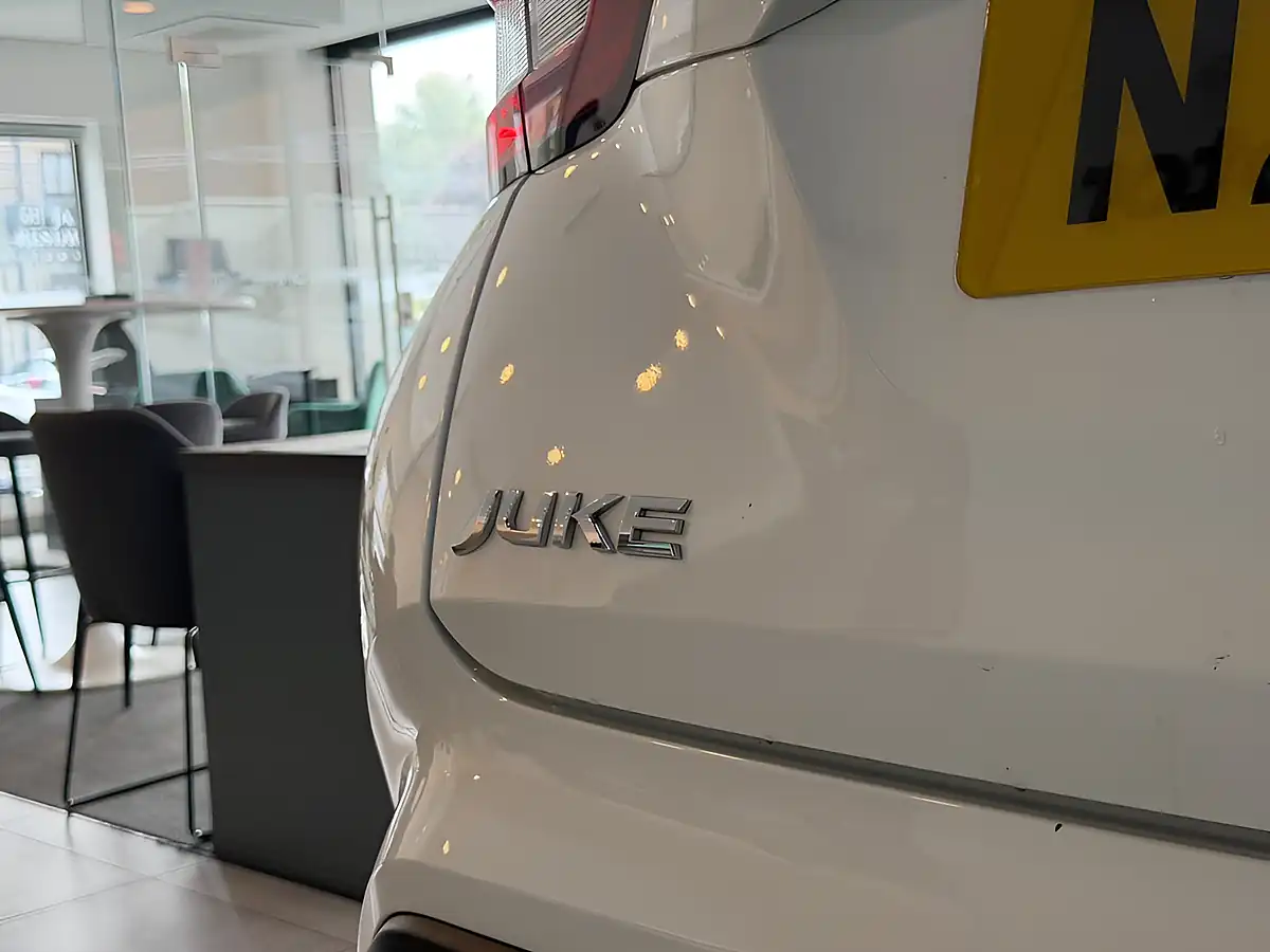 Used 2023 Nissan Juke Acenta White - Interior and Exterior details 19